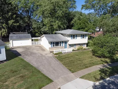605 Deerwood Ave E, Columbus, OH 43230