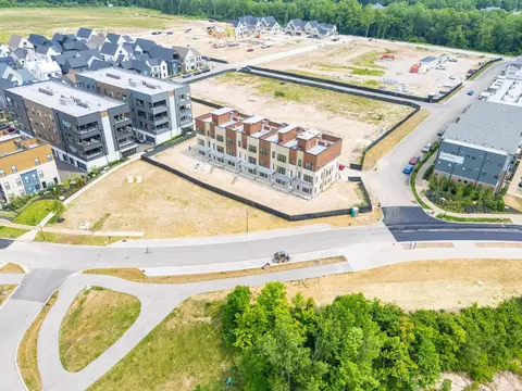 2252 Quarry Trails Dr, Columbus, OH 43228