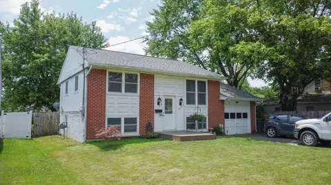 1605 Hillcrest Ave, Obetz, OH 43207