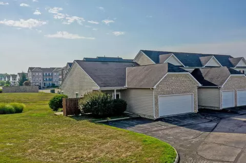 374 Piney Creek Dr #32, Blacklick, OH 43004