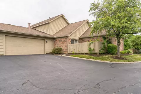 2890 Laurel Wind Blvd, Lewis Center, OH 43035