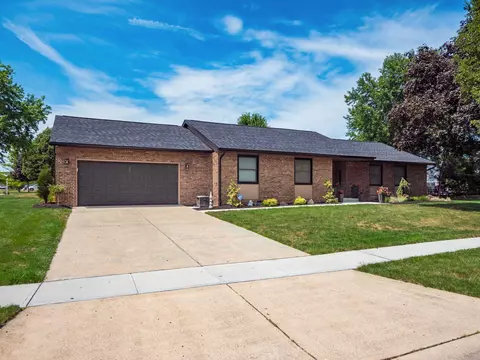 1567 Tuscarora Dr, Grove City, OH 43123
