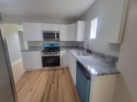 481 E Markison Ave, Columbus, OH 43207 photo 9