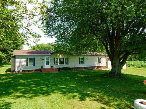 10662 Tarlton Rd, Saint Louisville, OH 43071