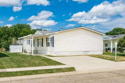2416 Crimsonberry Ln, Grove City, OH 43123