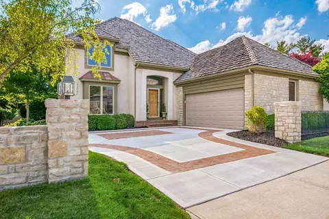 8563 Cartney Ct, Dublin, OH 43017