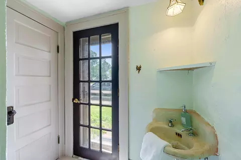 Bath - 1103 N Columbus St, Lancaster, OH 43130 photo 2 of 3