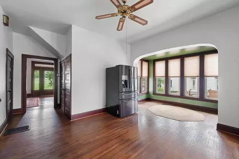 Entry Way - 1103 N Columbus St, Lancaster, OH 43130 photo 6 of 7