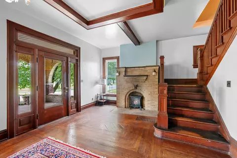 Entry Way - 1103 N Columbus St, Lancaster, OH 43130 photo 1 of 7