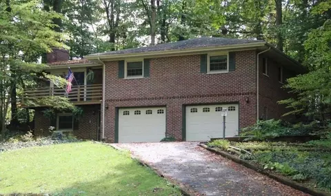 2837 Elm Dr, Springfield, OH 45504