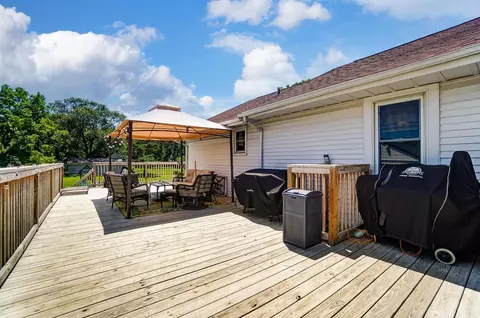 Exterior - 3024 Old Clifton Rd, Springfield, OH 45502 photo 13 of 22
