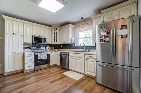 Kitchen - 3024 Old Clifton Rd, Springfield, OH 45502 photo 2 of 5