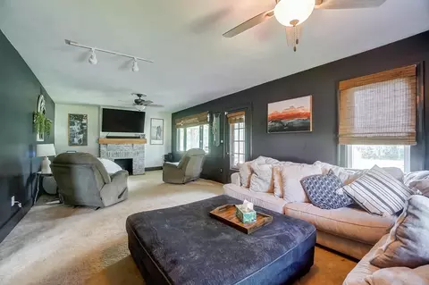 Living - 3024 Old Clifton Rd, Springfield, OH 45502 photo 5 of 8