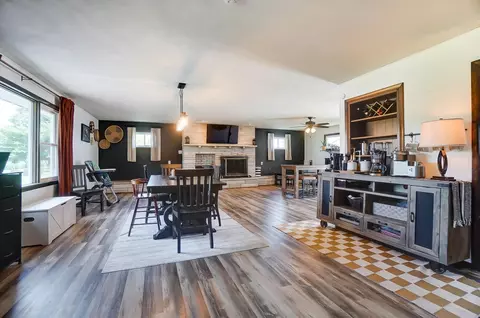 Dining - 3024 Old Clifton Rd, Springfield, OH 45502 photo 1 of 7