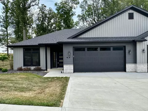 3482 Jamestown Dr #A, Zanesville, OH 43701