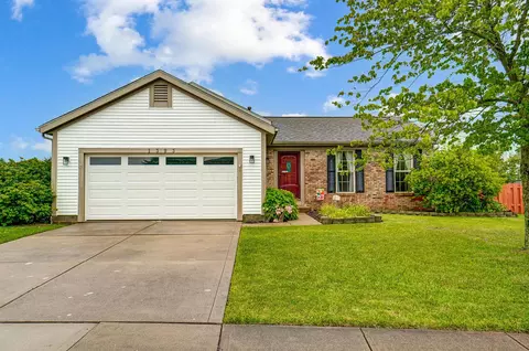 1393 Valley Dr, Marysville, OH 43040
