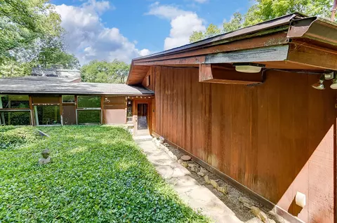 Exterior - 4103 Old Mill Rd, Springfield, OH 45502 photo 3 of 19