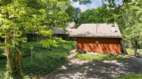 Exterior - 4103 Old Mill Rd, Springfield, OH 45502 photo 4 of 19