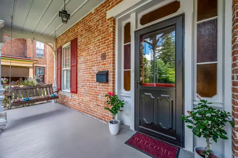27 Griswold St, Delaware, OH 43015