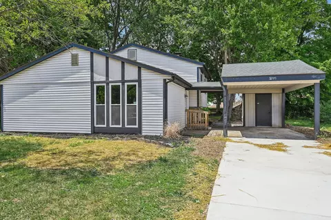 2731 Club House Dr, Columbus, OH 43211