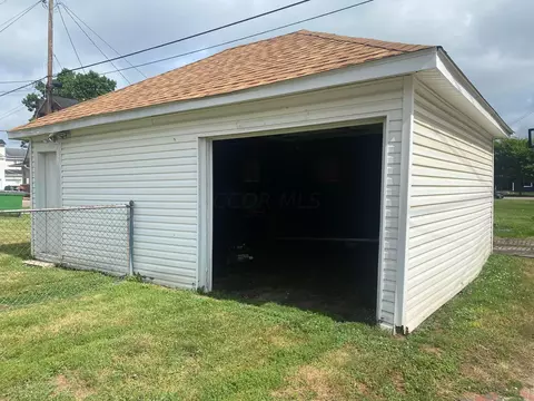 240 E Front St, Logan, OH 43138 photo 6