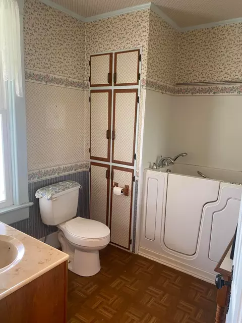 240 E Front St, Logan, OH 43138 photo 14