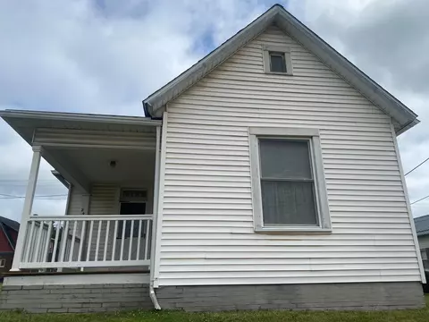 240 E Front St, Logan, OH 43138 photo 4