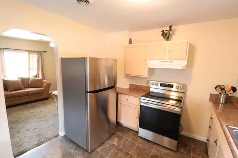 Kitchen - 348 Beech St, Green Camp, OH 43322 photo 3 of 3