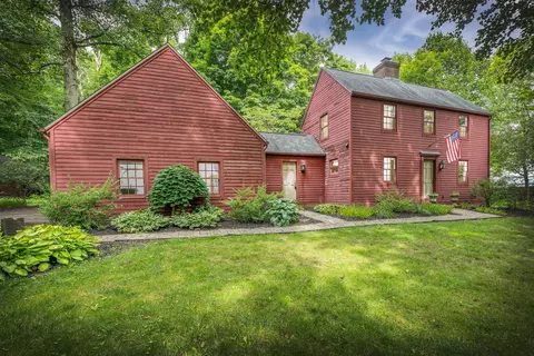 10605 Springwater Dr, Mount Vernon, OH 43050