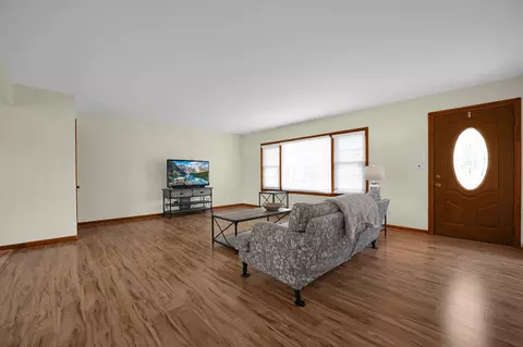 Living - 2940 Pine Dr, Circleville, OH 43113 photo 1 of 3