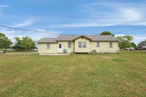 Exterior - 2940 Pine Dr, Circleville, OH 43113 photo 6 of 6