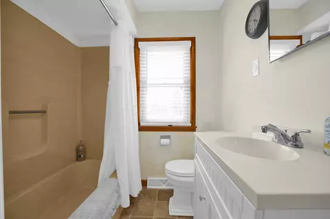 Bath - 2940 Pine Dr, Circleville, OH 43113 photo 1 of 1