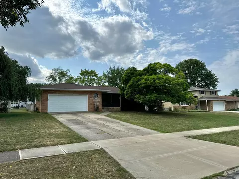 5664 Pinnacle Park Dr, Independence, OH 44131