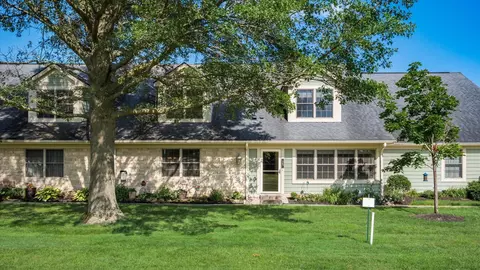 25 Glen Mawr Cir, Delaware, OH 43015