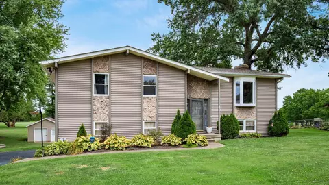 40 Craig Dr, Thornville, OH 43076