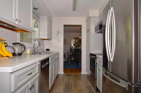 Kitchen - 2933 Ashlar Dr, Springfield, OH 45503 photo 2 of 2