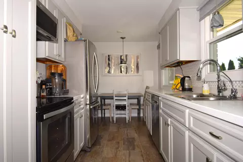 Kitchen - 2933 Ashlar Dr, Springfield, OH 45503 photo 1 of 2