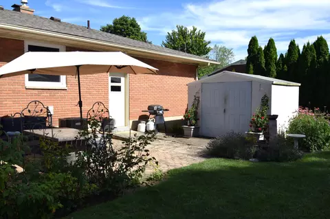 Exterior - 2933 Ashlar Dr, Springfield, OH 45503 photo 5 of 6