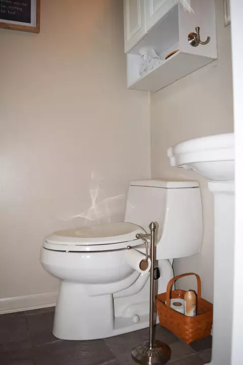 Bath - 2933 Ashlar Dr, Springfield, OH 45503 photo 1 of 3