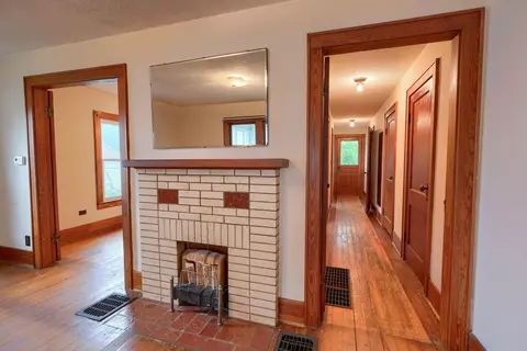 Entry Way - 241 Cross St, Jackson, OH 45640 photo 1 of 5