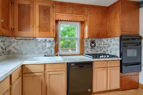 Kitchen - 241 Cross St, Jackson, OH 45640 photo 3 of 4