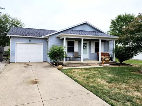 137 Mcdowell St, Bloomingburg, OH 43106
