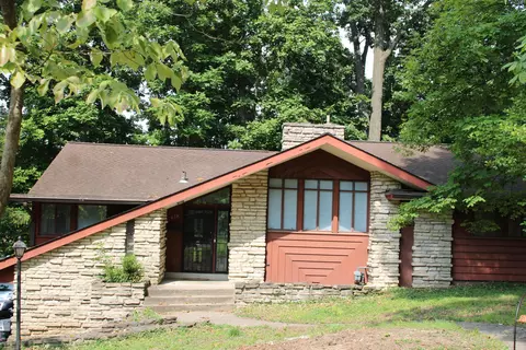 419 Hilltop Dr, Lancaster, OH 43130