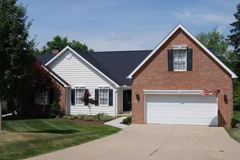 2955 Eagle Crest Dr, Zanesville, OH 43701