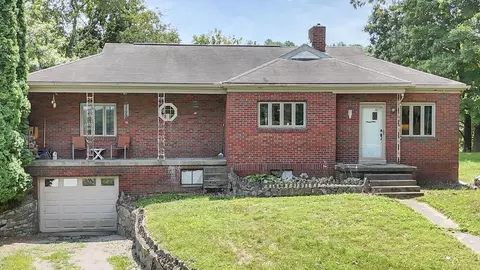 370 Water St, Duncan Falls, OH 43734