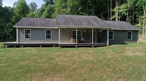 13182 Peacock Rd, Cambridge, OH 43725