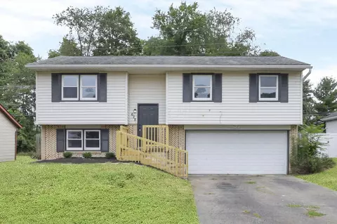 628 E Crest Dr, Heath, OH 43056