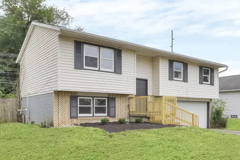 628 E Crest Dr, Heath, OH 43056 photo 2