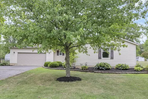 138 Cavalcade Ln SW, Pataskala, OH 43062