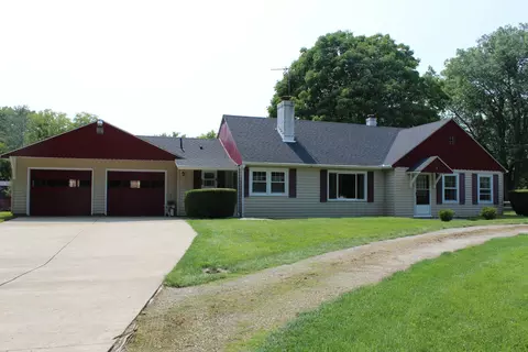 4854 Scarff Rd, New Carlisle, OH 45344
